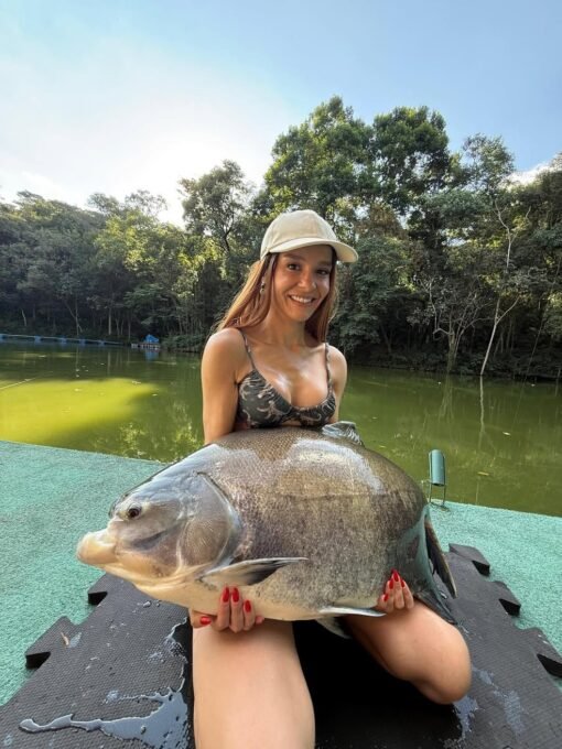 Maiara exibe habilidade na pescaria em refúgio de SP - Imagem do artigo original
