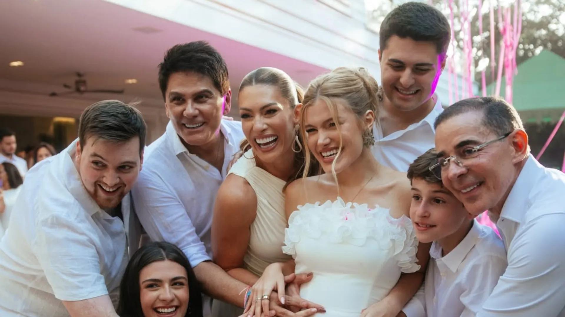 Elaine Mickely celebra chegada da neta Luiza - Imagem do artigo