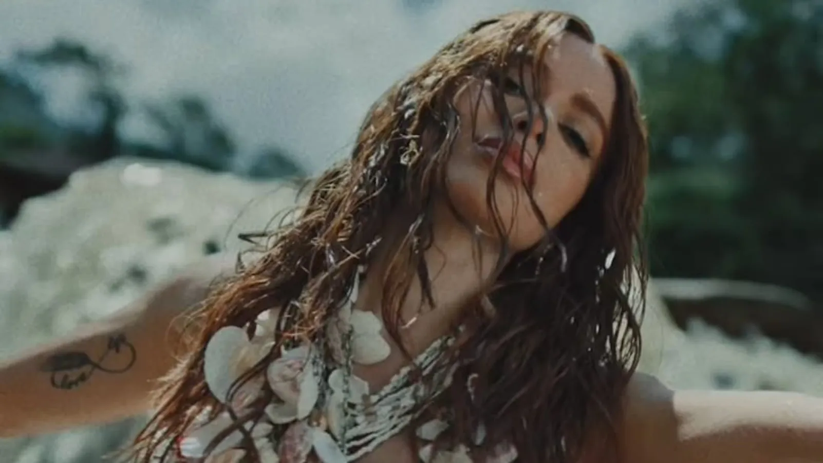 Novo álbum de Anitta EQUILIBRIVM celebra diversidade - Imagem do artigo