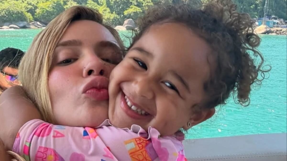 Karoline Lima: parto normal após desistir de cesariana - Imagem do artigo