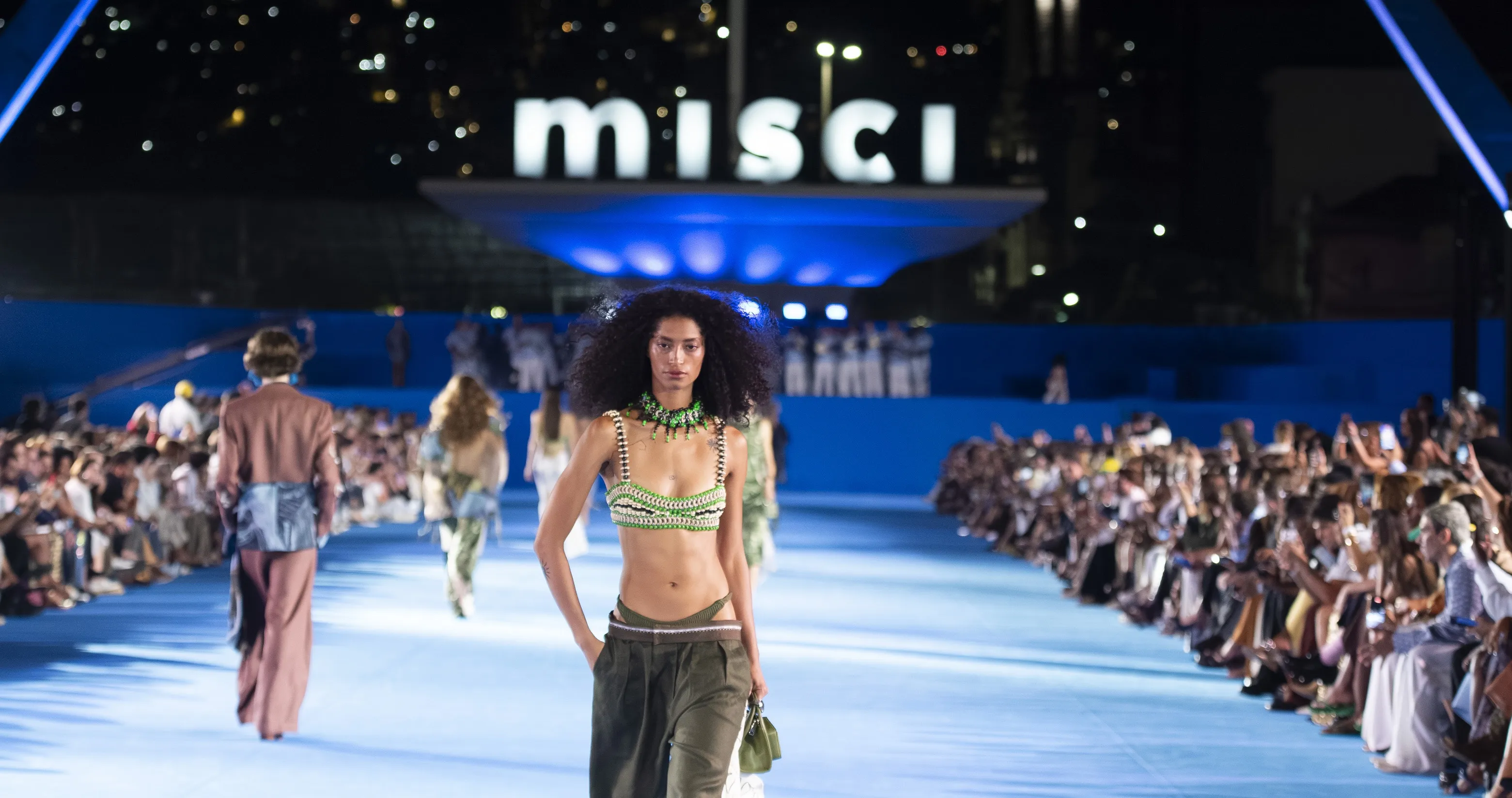 Misci RioFW destaca colaborações de peso na passarela - Imagem do artigo