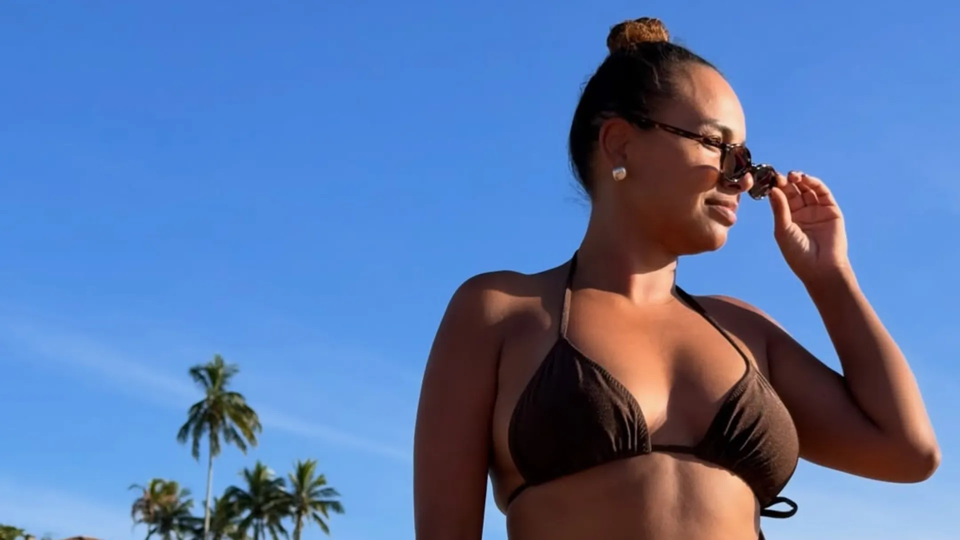 Karine Alves biquíni: apresentadora fala de autocuidado - Imagem do artigo