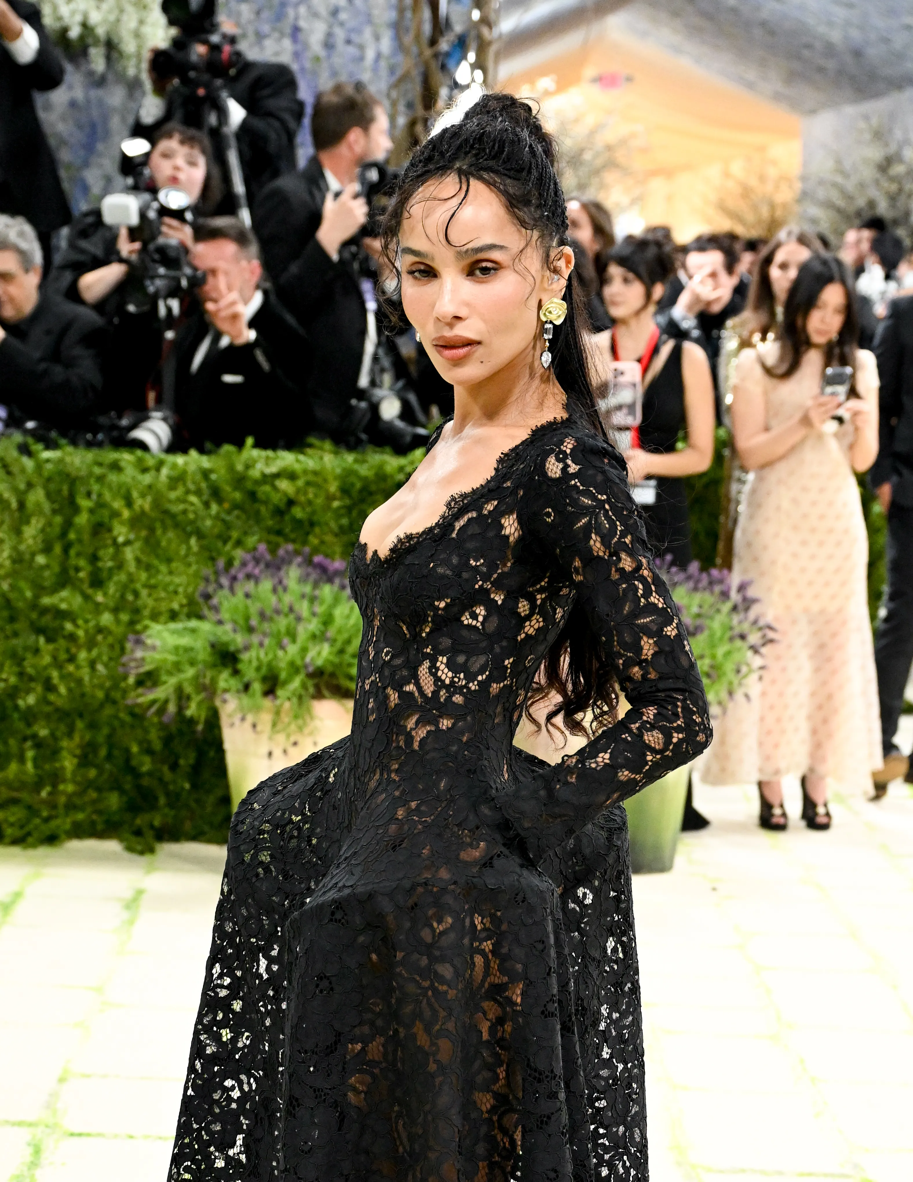 Noivado de Zoë Kravitz com Harry Styles ganha força no MET - Imagem do artigo