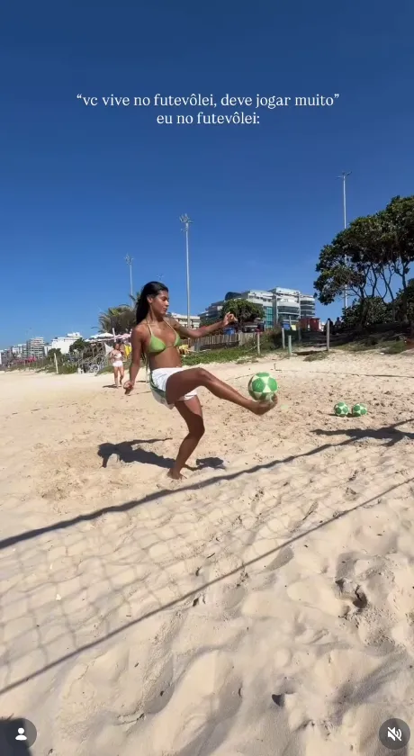Pocah futevôlei anima manhã de treino na praia carioca - Imagem do artigo