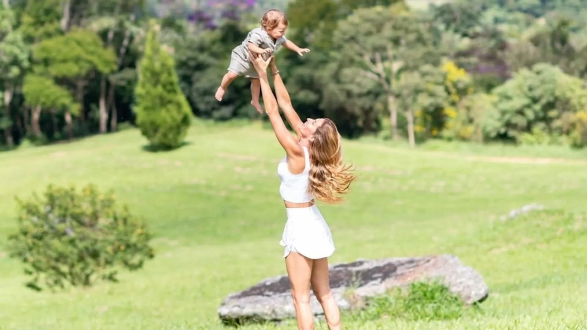 Gisele Bündchen mostra fotos inéditas com o filho caçula - Imagem do artigo