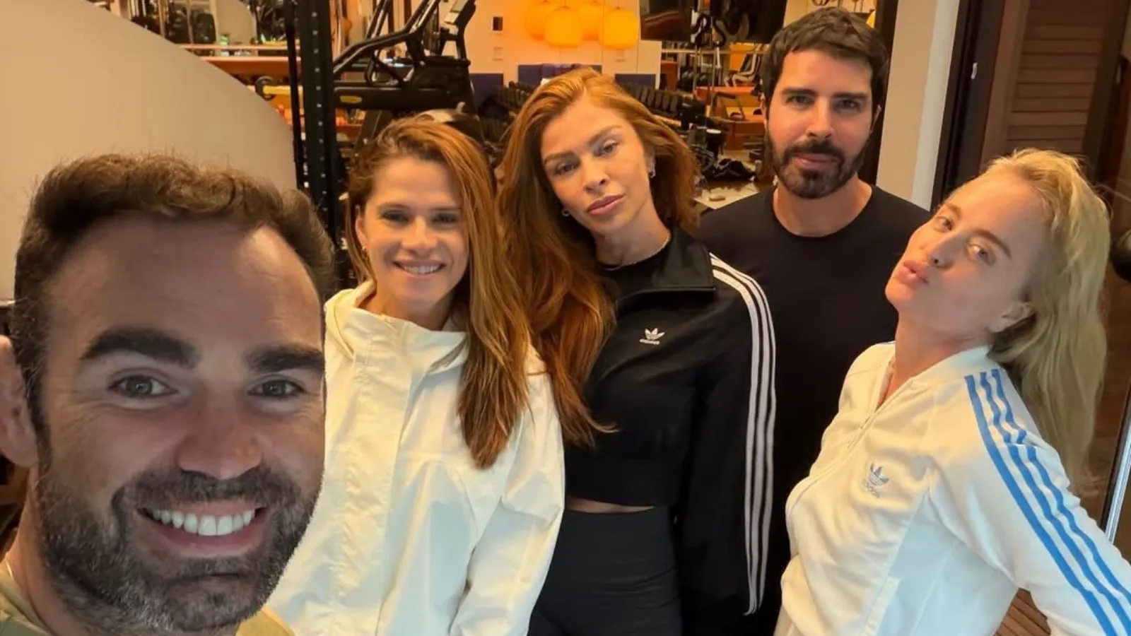 Grazi Massafera, Angélica e Ingrid Guimarães posam em selfie - Imagem do artigo