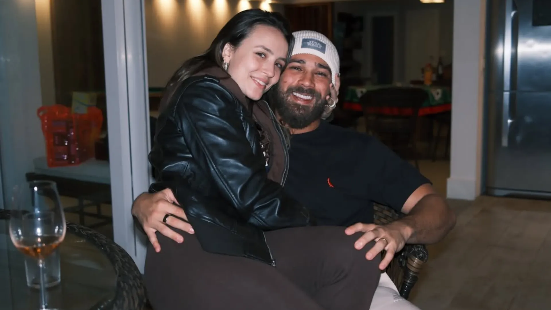 Larissa Manoela e André Luiz Frambach exibem romance - Imagem do artigo