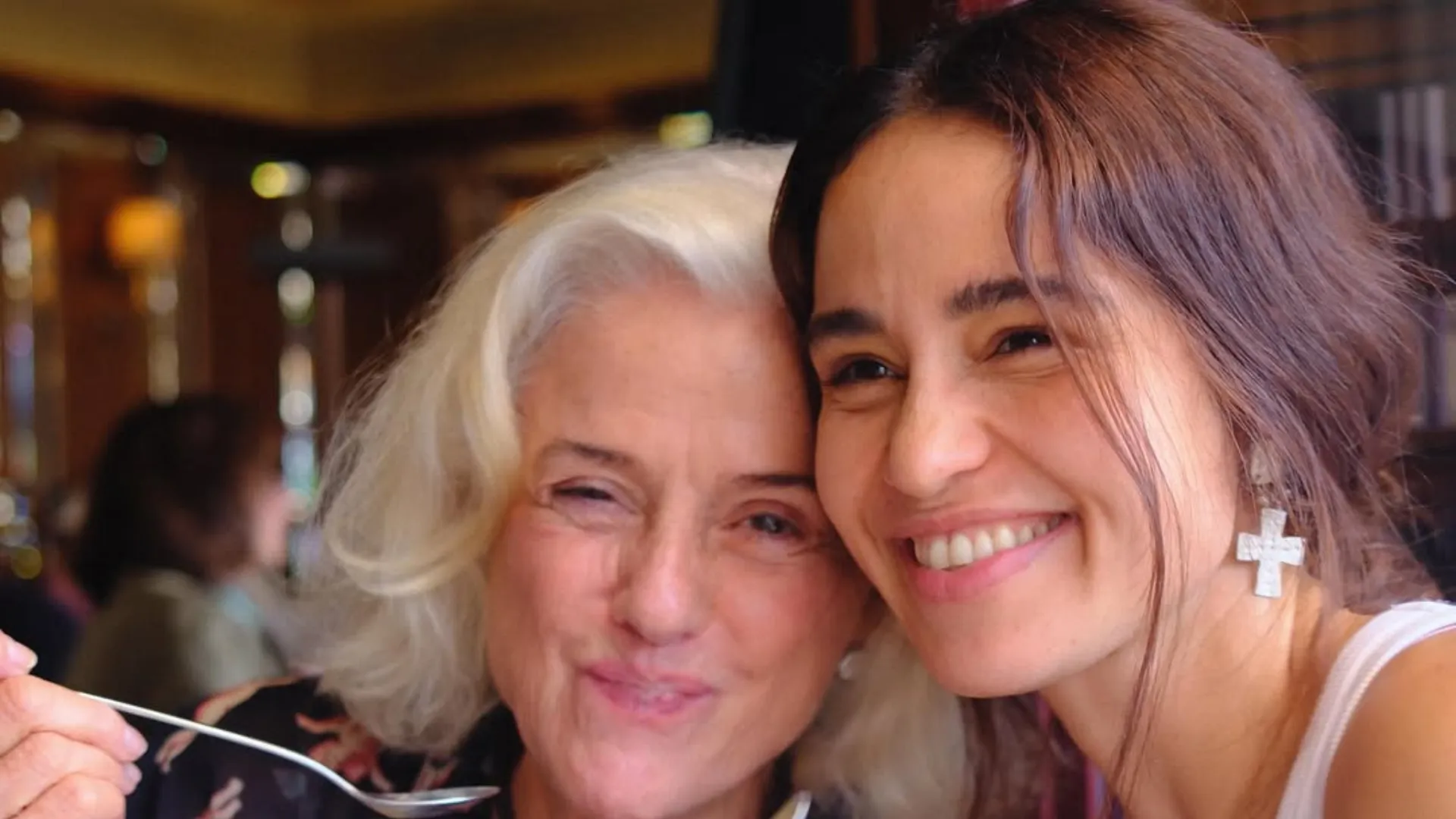 Nanda Costa em Paris: fotos com Marieta Severo encantam - Imagem do artigo