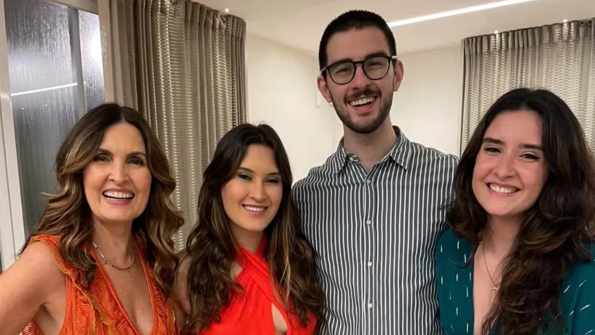 Fátima Bernardes relembra maternidade e cansaço - Imagem do artigo