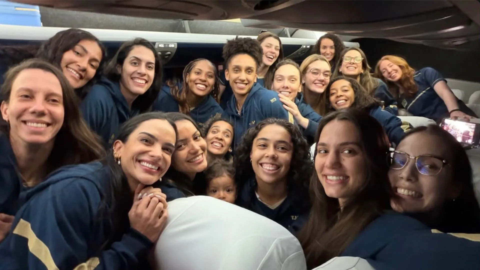 Seleção feminina de vôlei inicia treinos para VNL 2026 - Imagem do artigo