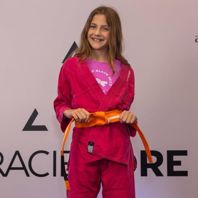 Filhos de Kyra Gracie avançam de faixa no jiu-jitsu - Imagem do artigo original