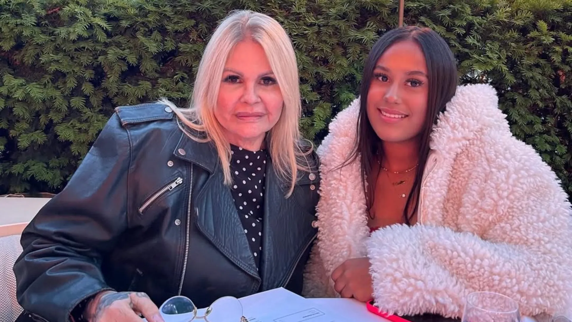 Monique Evans publica fotos raras da neta Valentina de 17 - Imagem do artigo