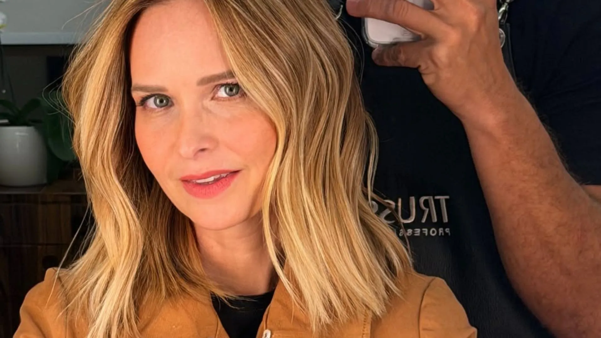 Fernanda Rodrigues novo visual marca retorno a novela - Imagem do artigo