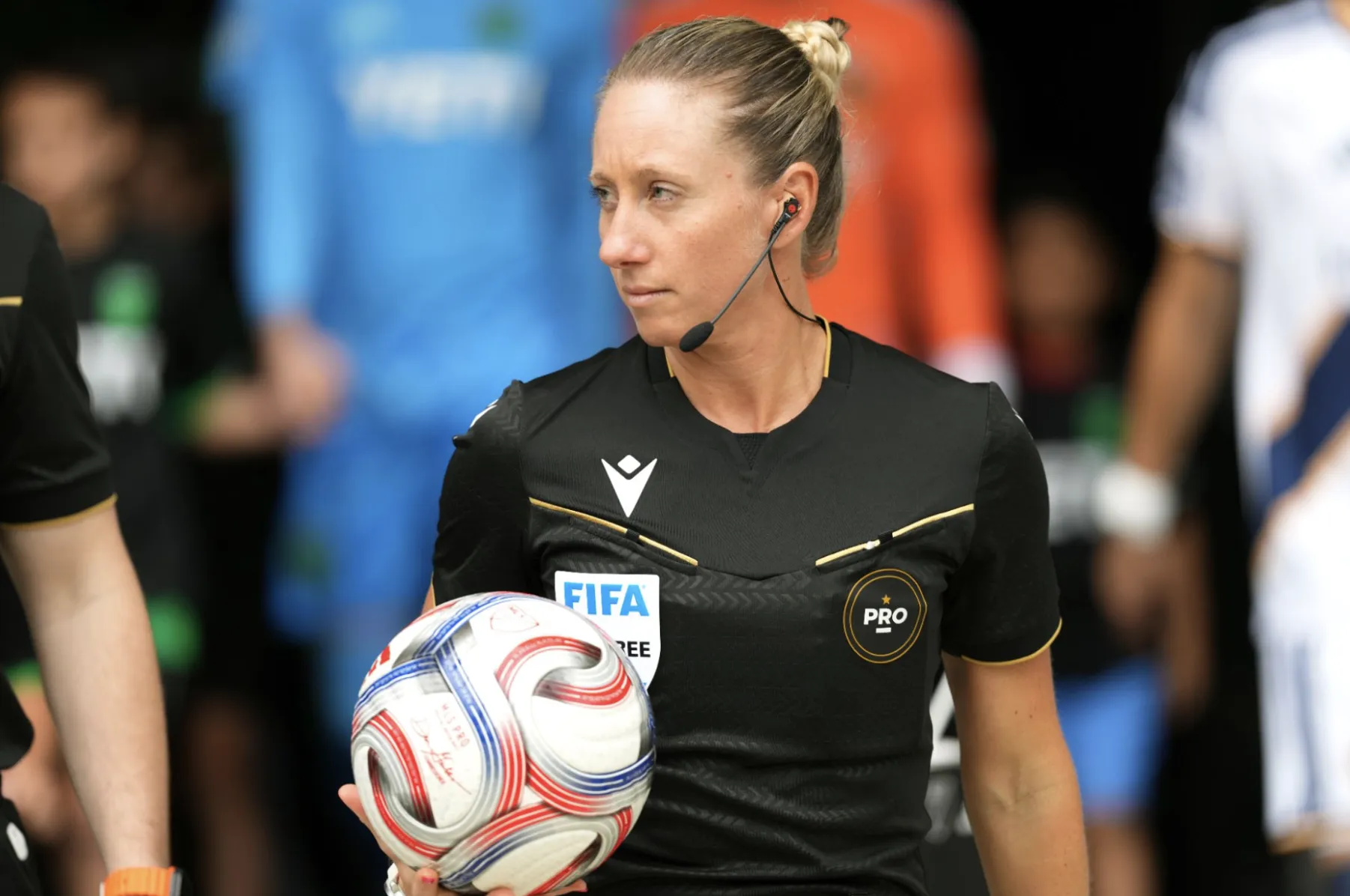 Tori Penso faz história como 1ª árbitra na Copa 2026 - Imagem do artigo