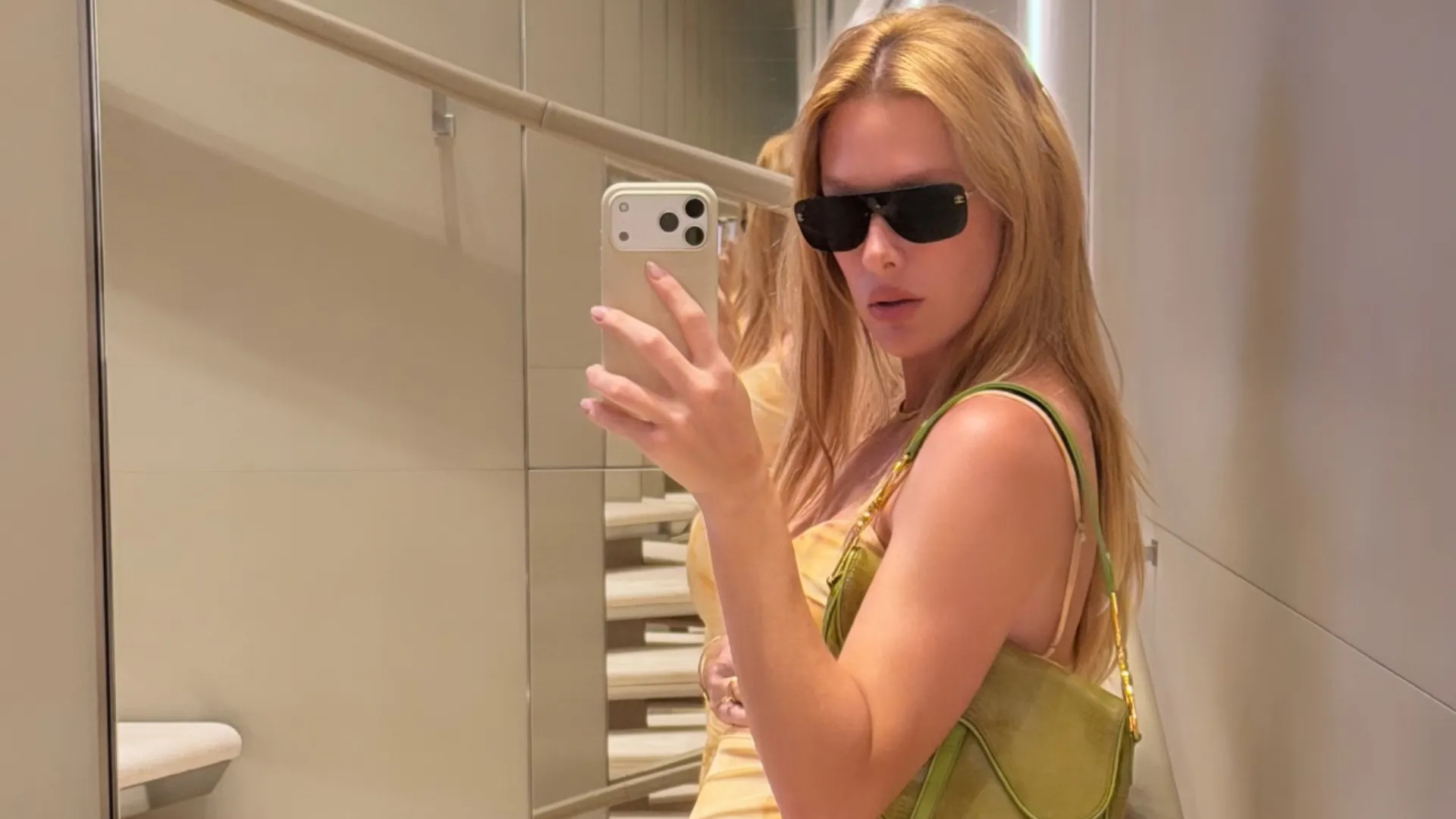 Fiorella Mattheis grávida exibe barriga na Itália - Imagem do artigo